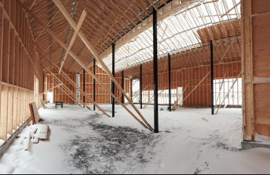 Crédit photo : Distillerie St-Laurent Rimouski -- fabrication des murs et fermes de toit.